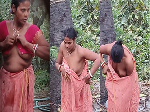 Indian Aunty OutDoor Bathing Capture