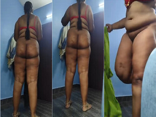 Indian Bhabhi Shows her Big Ass and Pussy