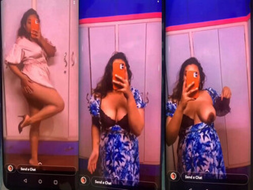 Cute Indian Mall Record Her Selfie