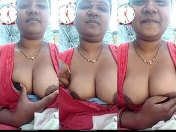 Indian Bhabhi Shows Big Boobs on VC