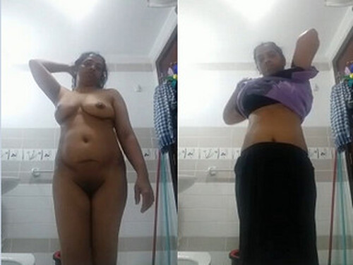Indian Bhabhi Shows Nude Body