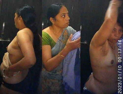 Indian Aunty Bathing Capture