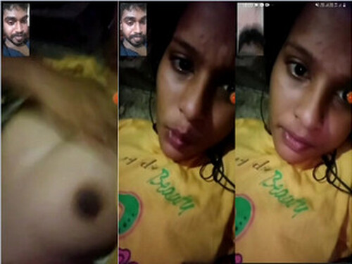 Sexy Indian Girl Shows Boobs