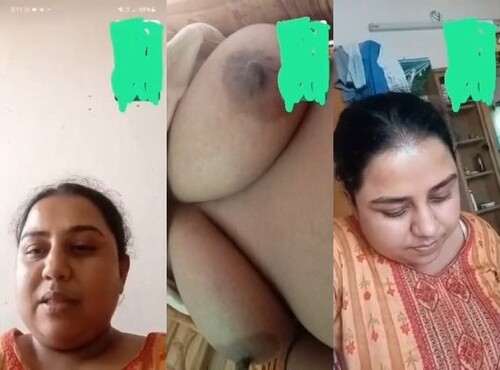 Indian Bhabhi Shows Her Big Boobs