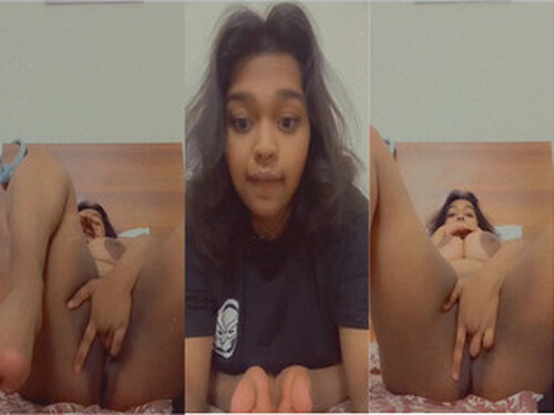 Horny Indian girl Fingering
