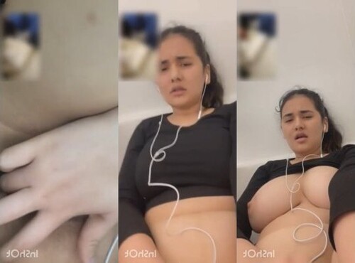 Horny Indian Mal Shows Fingering On VC