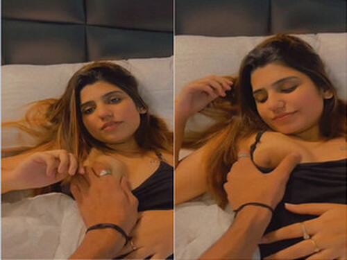 Sexy Indian Mall Boobs pressing By Lover