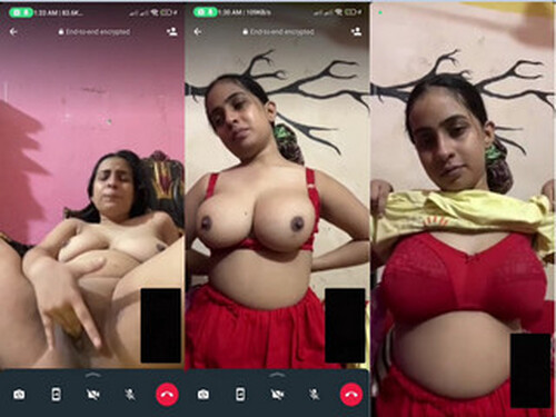 Cute Indian Mall Shows Big Boobs and Fingering