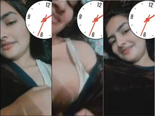 Sexy Indian Girl Shows Her Boobs