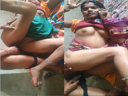 Indian Bhabhi Fucking While Talking in Call