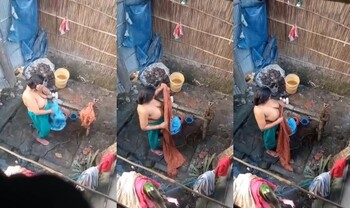 Big Boobs Indian Aunty OutDoor Bathing Capture