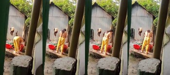 Indian Vlg Bhabhi OutDoor Bathing Capture