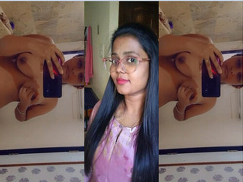 Sexy Indian Girl Shows Her Boobs