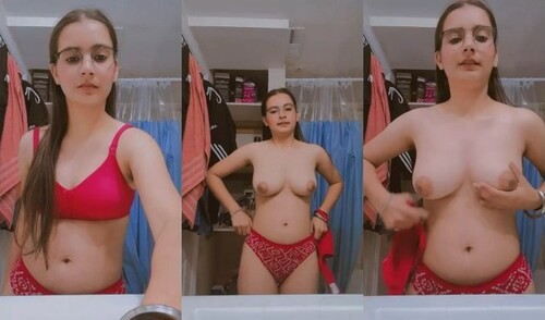 Cute Indian Girl Shows her Boobs
