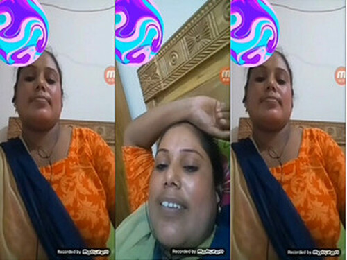 Sexy Indian Bhabhi Shows her Big Boobs Part 2
