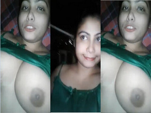 Hot Indian Girl Shows her Big Boobs