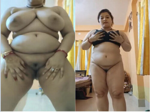 Horny Bhabhi Shows Her Boobs and Pussy Part 2 (Updates)