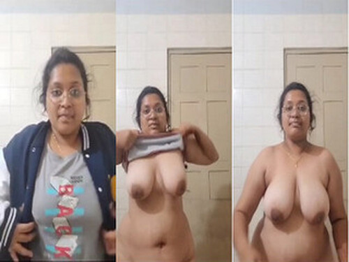 Indian Girl Shows Her Big Boobs