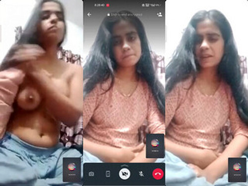 Cute Indian girl Shows Boobs