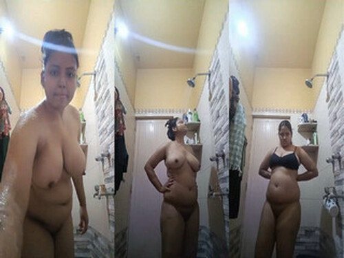 Horny BBW Girl Bathing