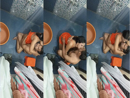 Indian Cpl Romance and Fucking In Bathroom