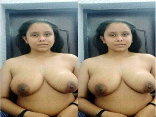 Indian Girl Shows Her Big Boobs For Lover