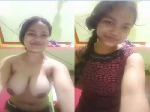 Cute Indian girl Shows Her Big Boobs