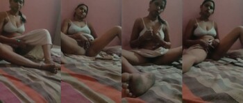 Horny Indian Bhabhi Shows and Fingering