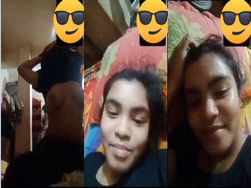 Cute Indian girl Shows Boobs