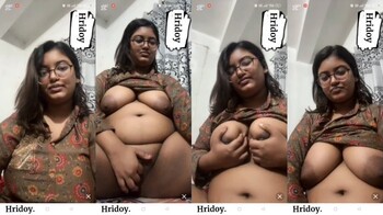 Indian Chasmish Big Booby Girl Showing Boobs Pussy Fingering
