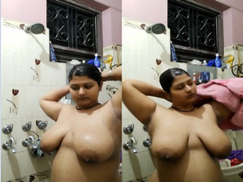 Horny Big Boob Indian Girl Bathing Part 3