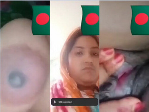 Bangladeshi Bhabhi Shows Boobs and Pussy