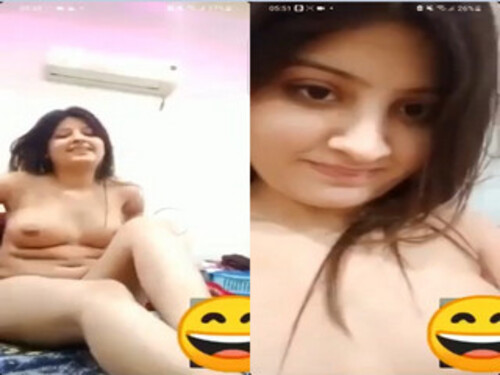 Sexy Indian Girl Shows Her Nude Body On VC