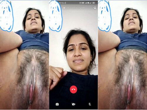 Horny Indian Bhabhi Shows Pussy