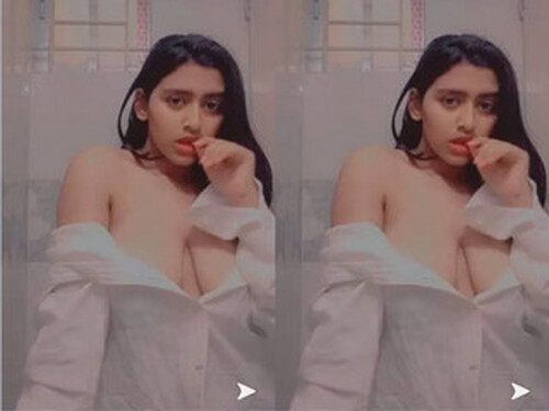 Sexy Indian Girl Shows Nude Body Part 2