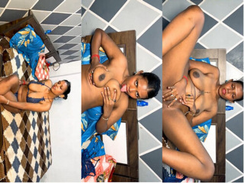 Sexy Indian Model Shows Nude Body