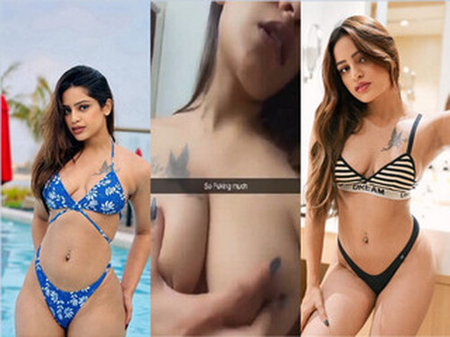 Horny Indian Girl Shows Boob