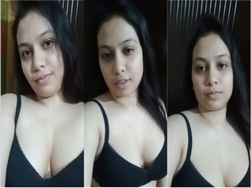 Sexy Indian Girl Shows For Lover