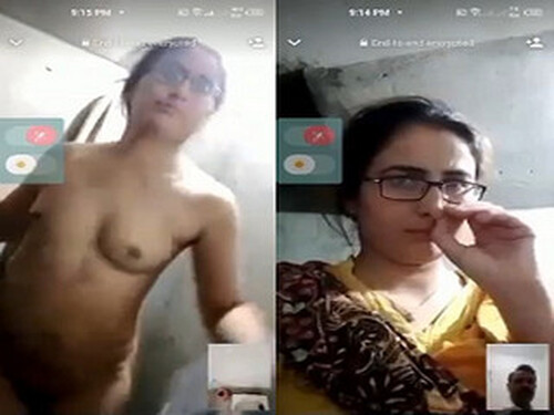 Indian Bhabhi Showing For Lover On VC