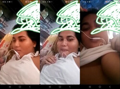Indian Girl Shows her Big Boobs