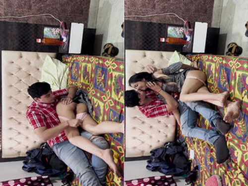 Sexy Indian Girl Enjoy With Lover (Updates)