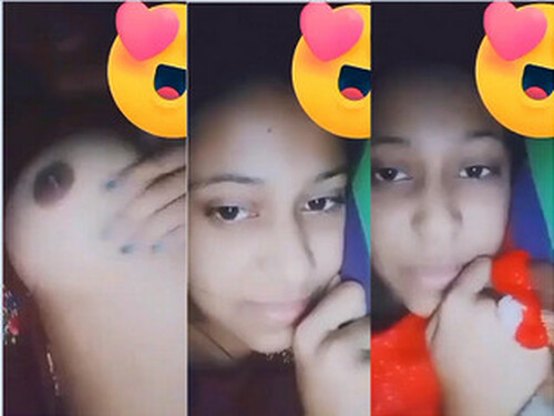 Indian Girl Shows Boobs