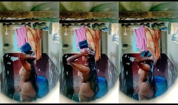 Sexy Indian Girl Bathing Capture