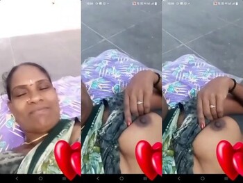 Indian Aunty Shows Her Boobs
