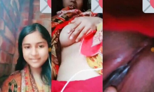 Cute Indian Vlg Girl Shows her Boobs and Pussy