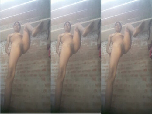 Horny Indian Vlg Wife Shows her Nude Body