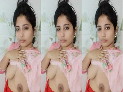 Horny Indian girl Masturbating