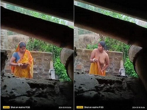 Sexy Indian Bhabhi Bathing Video Capture In Hidden Cam