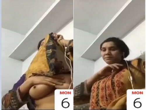 Cute Indian Girl Show Her Boobs