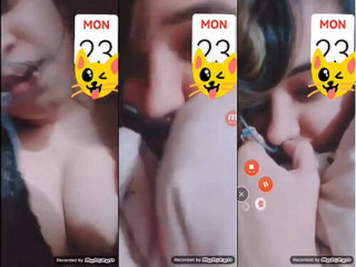 Horny Indian Girl Shows her Boobs On VC part 3